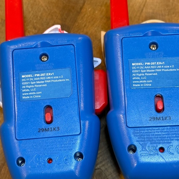 Paw Patrol Red and Blue Walkie Talkies - Picture 8 of 10